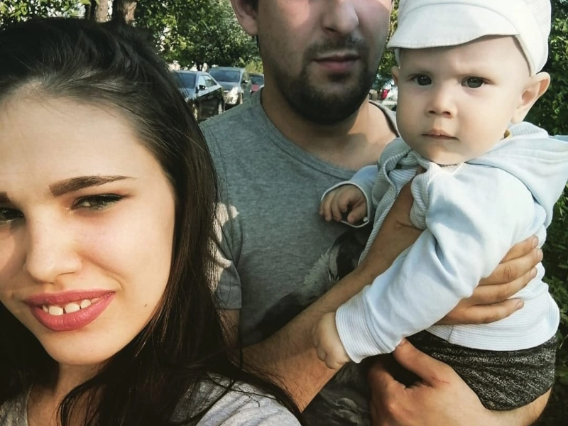Зырянов Алексей со своей семьей, жена Оксана и сын Роман.